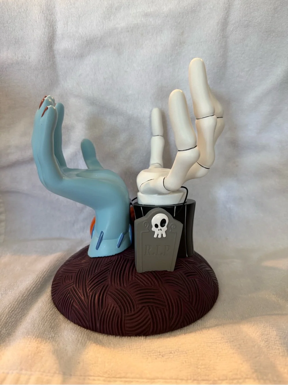 Bath and Body Works Jack Skellington & Sally Hands Pedestal 3-Wick Candle Holder